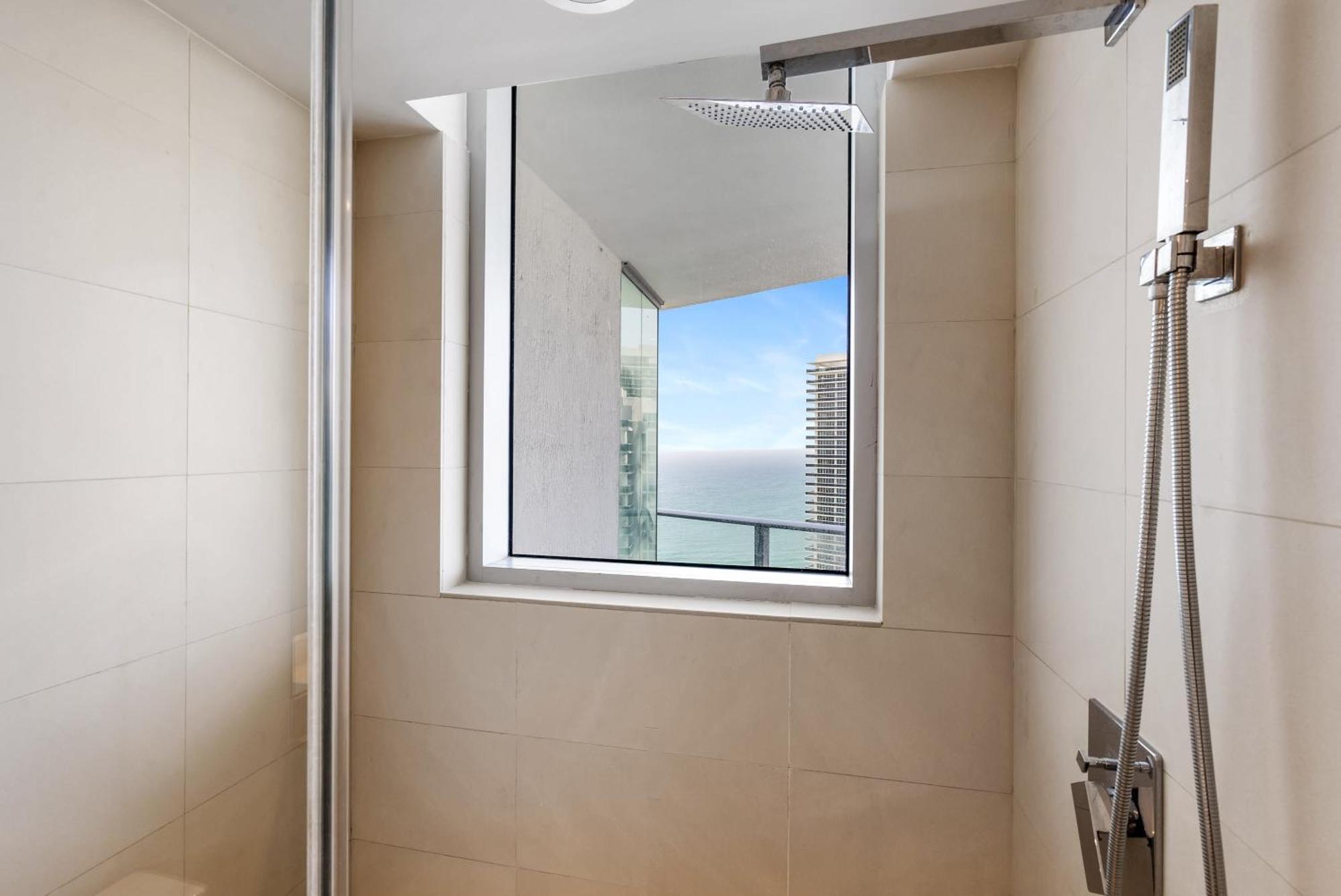 High Floor Corner 2 Bdr At Lyfe Resort Hollywood Ngoại thất bức ảnh