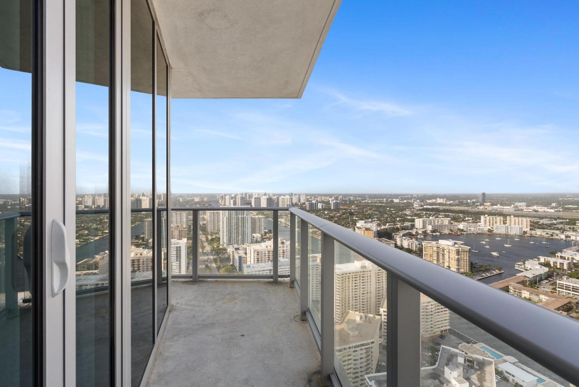 High Floor Corner 2 Bdr At Lyfe Resort Hollywood Ngoại thất bức ảnh
