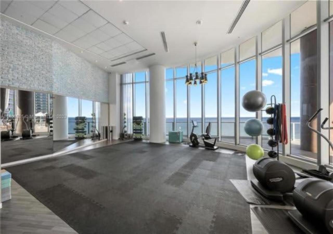 High Floor Corner 2 Bdr At Lyfe Resort Hollywood Ngoại thất bức ảnh
