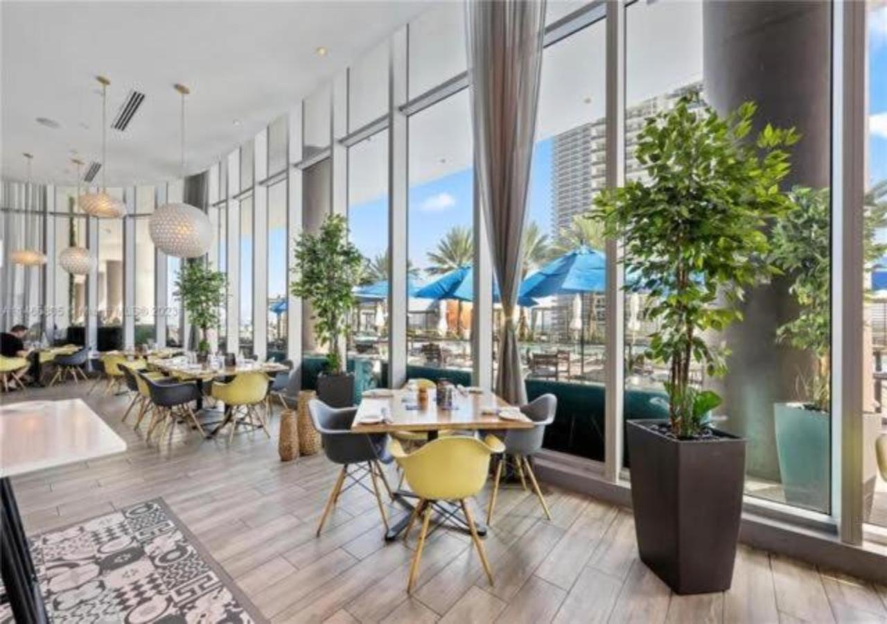 High Floor Corner 2 Bdr At Lyfe Resort Hollywood Ngoại thất bức ảnh
